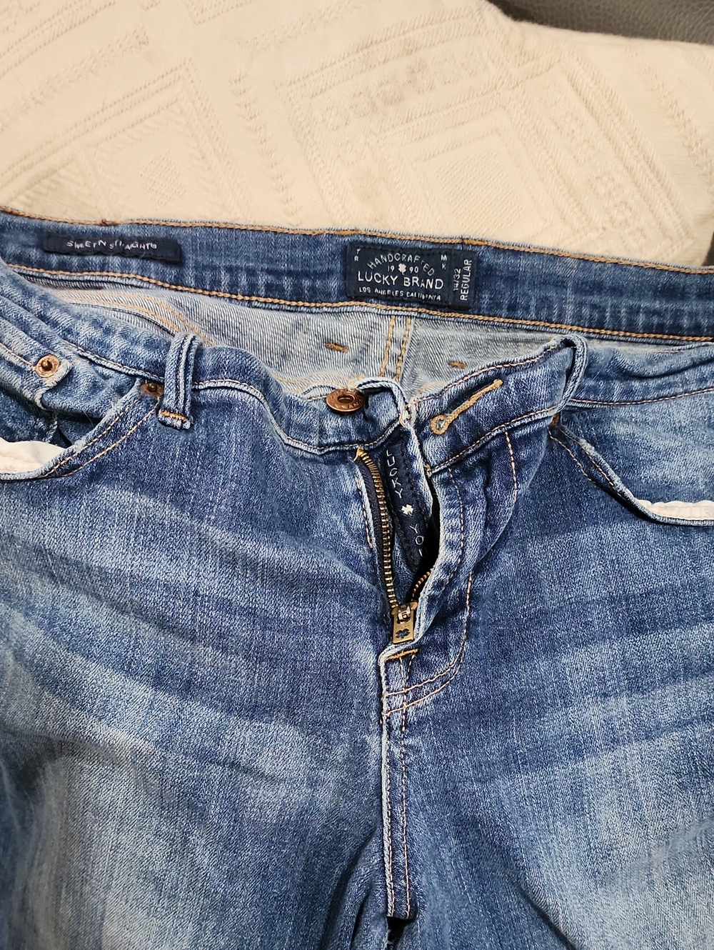 Lucky Brand Women's Medium Blue Dustressed Straight-Leg Jeans